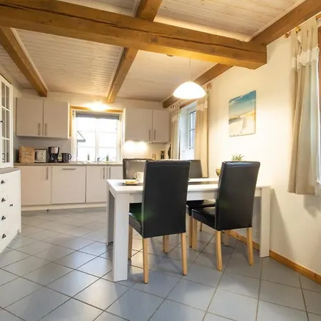 Moewe, Doppelhaushaelfte Fuer Bis Zu 4 Personen Mit Garten Und Sauna, Hunde Erlaubt! * Dagebüll