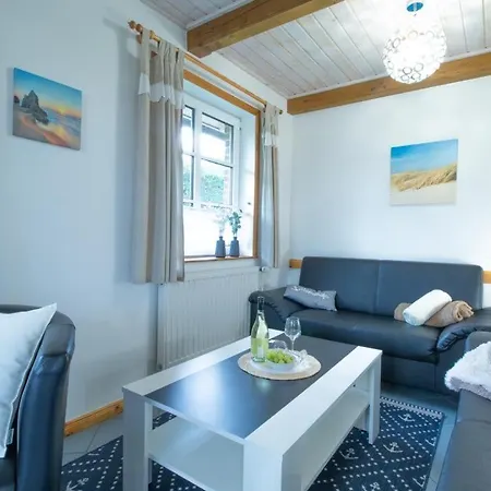 Moewe, Doppelhaushaelfte Fuer Bis Zu 4 Personen Mit Garten Und Sauna, Hunde Erlaubt! Feriehus *