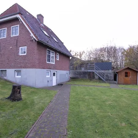 Moewe, Doppelhaushaelfte Fuer Bis Zu 4 Personen Mit Garten Und Sauna, Hunde Erlaubt! Feriehus